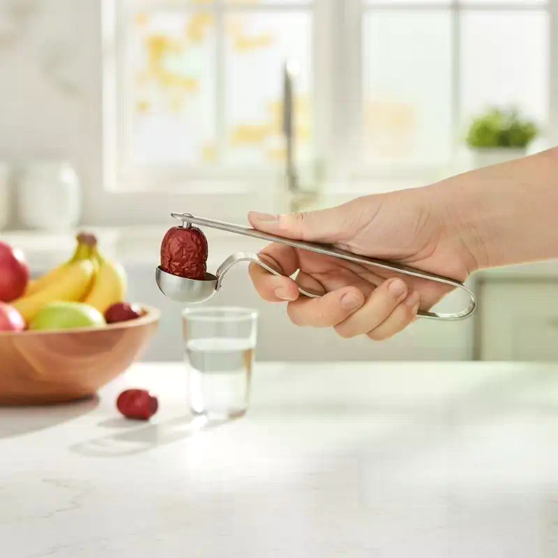 Cherry Pitter Tool - # Narzędzie do usuwania pestek z